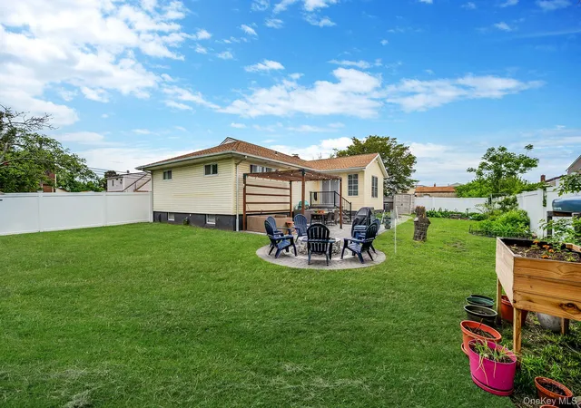 45th image of 654 S 5th St, Lindenhurst, NY 11757 | MLS# 1008100