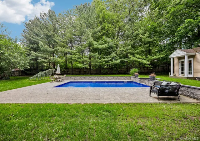 2nd image of 40 Timberpoint Dr, Northport, NY 11768 | MLS# 1008114