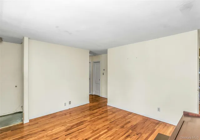 3rd image of 735 Muncey Rd, West Islip, NY 11795 | MLS# 1008120