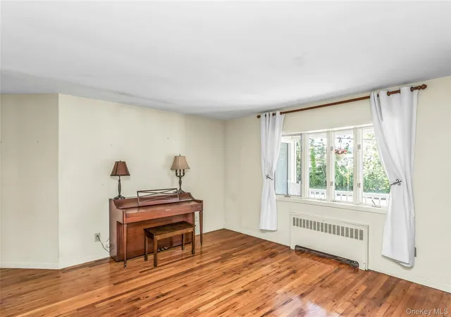 5th image of 735 Muncey Rd, West Islip, NY 11795 | MLS# 1008120