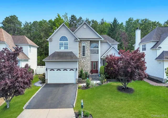 1st image of 33 Peachtree Ct, Holtsville, NY 11742 | MLS# 1008124