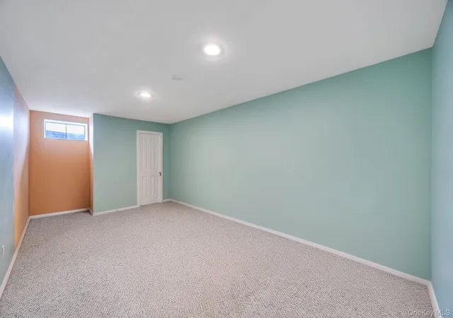 50th image of 33 Peachtree Ct, Holtsville, NY 11742 | MLS# 1008124