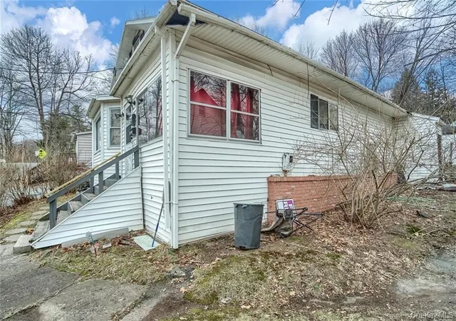 Homes for sale in Thompson, NY | 14 Smith St, Thompson, NY 12701 | MLS# 1008135