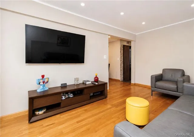 Listing Photo 4 - Condo for sale in building located at 711 Montauk Ct, New York, NY 11235 - Unit #2H