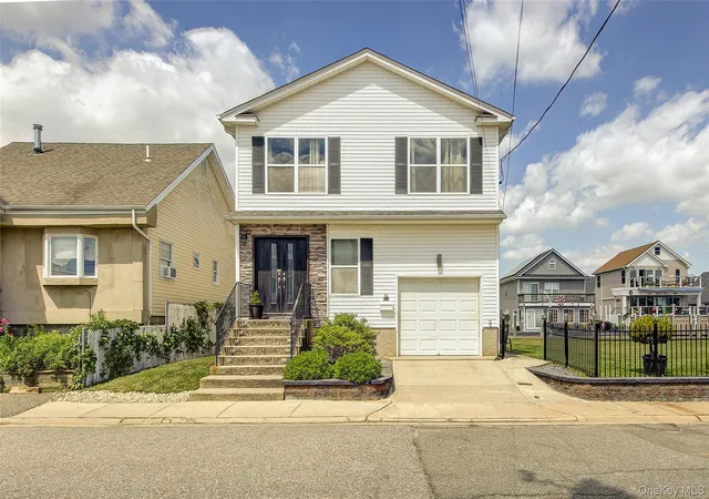2nd image of 913 Arctic St, Babylon, NY 11757 | MLS# 1008168