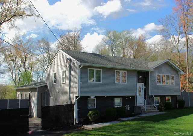 Photo 3 of Sale Pending at 7 Wilshire Dr, Spring Valley, NY 10977 | MLS# 1008177 | Listing updated on 2026-08-14