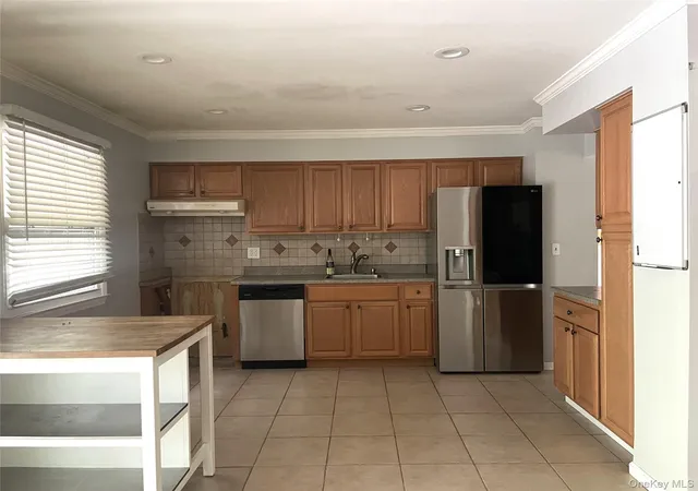 Homes for sale in Clarkstown, NY | 712 Manette Ln, Clarkstown, NY 10989 | MLS# 1008178