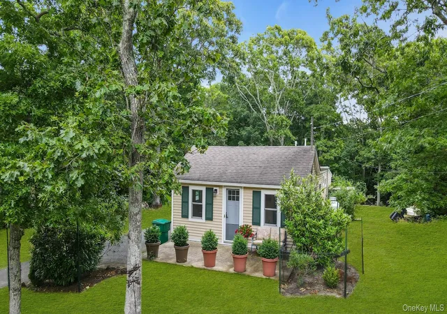 Homes for sale in Southampton, NY | 156 Washington Heights Ave, Southampton, NY 11946 | MLS# 1008184