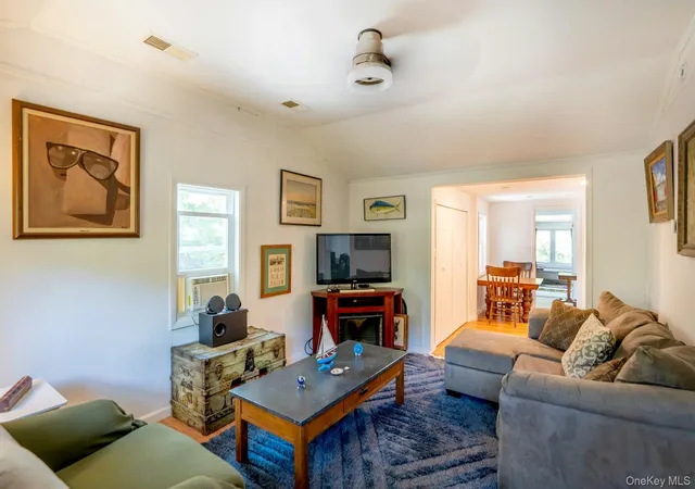 Homes for sale in Southampton, NY | 156 Washington Heights Ave, Southampton, NY 11946 | MLS# 1008184