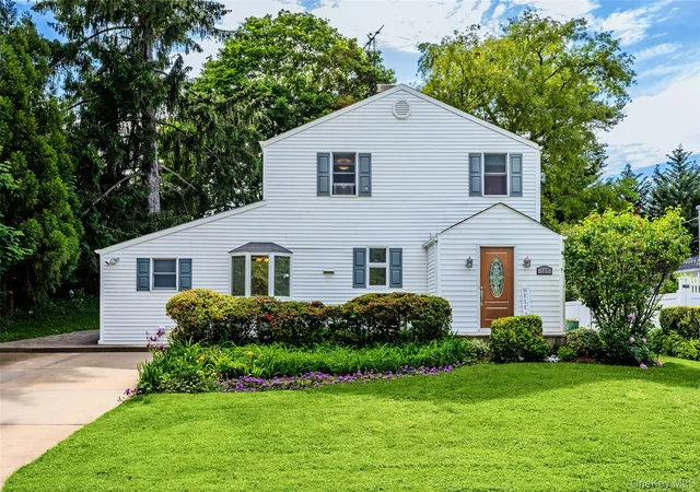 1st image of 103 Cherrytree Ln, Roslyn Heights, NY 11577 | MLS# 1008196