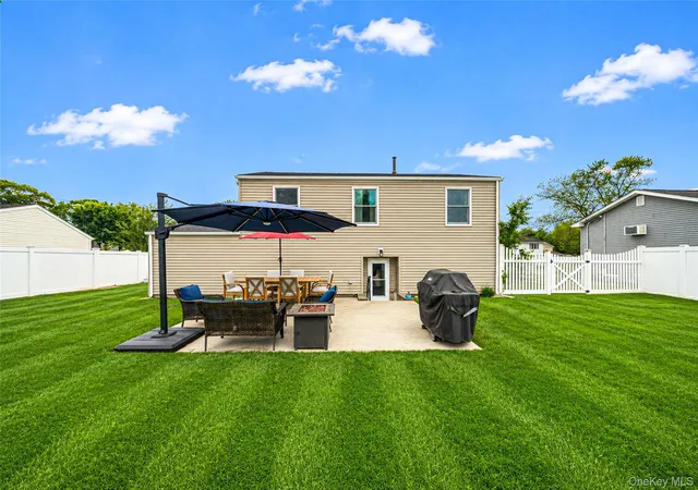 3rd image of 191 Grove St, Brookhaven, NY 11776 | MLS# 1008208