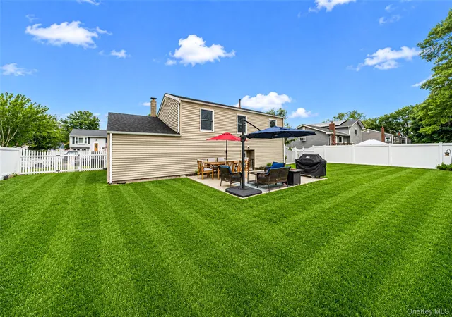4th image of 191 Grove St, Brookhaven, NY 11776 | MLS# 1008208