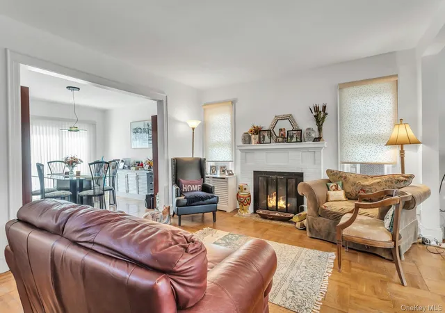4th image of 4612 Fayette Pl, North Hempstead, NY 11020 | MLS# 1008215