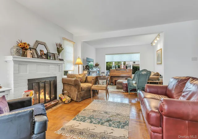 5th image of 4612 Fayette Pl, North Hempstead, NY 11020 | MLS# 1008215