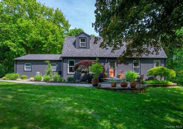 Homes for sale in Newburgh, NY | 13 Jacks Pond Rd, Newburgh, NY 12550 | MLS# 1008222