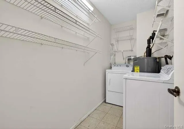 2nd image of 800 Willis Ave, Albertson, NY 11507