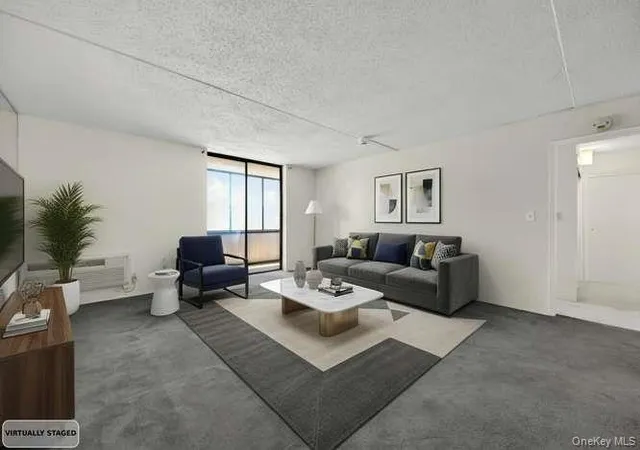 3rd image of 800 Willis Ave, North Hempstead, NY 11507