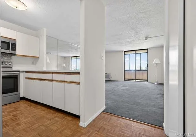 4th image of 800 Willis Ave, North Hempstead, NY 11507