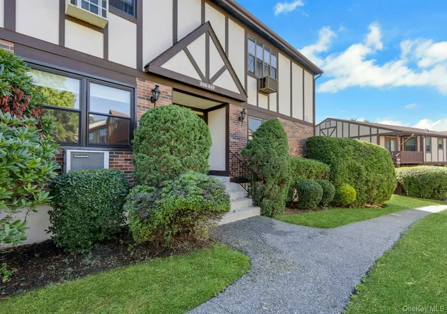 Homes for sale in Clarkstown, NY | 342 Sierra Vista Ln #342, Clarkstown, NY 10989 | MLS# 1008238