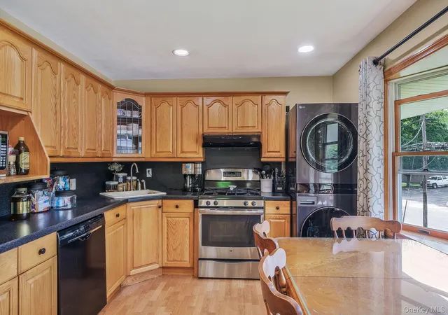 4th image of 16 Lynx Ln, East Setauket, NY 11733 | MLS# 1008243
