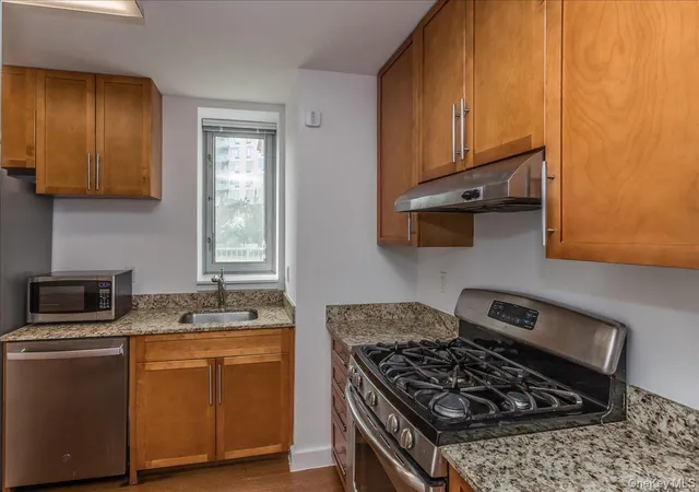 Listing Photo 5 - Condo for sale in building located at 4022 College Pt Blvd, New York, NY 11354 - Unit #6A