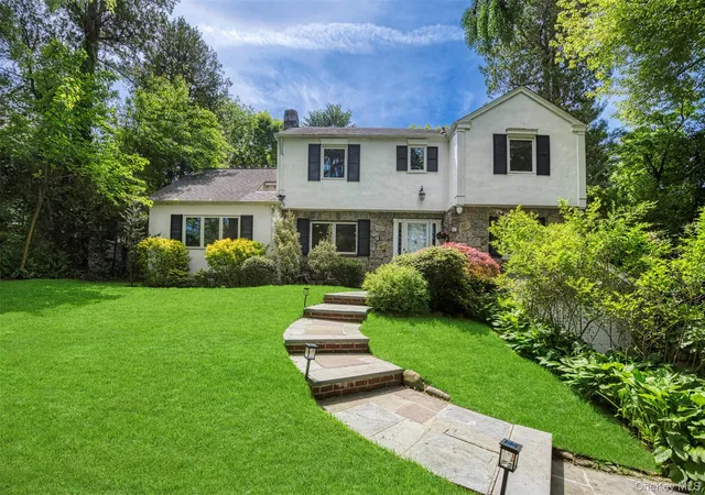 Homes for sale in North Hempstead, NY | 42 Old Pond Rd, North Hempstead, NY 11023 | MLS# 1008261