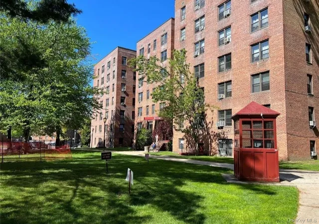 2nd image of 150 29 72 Rd #3L, Flushing, NY 11367 | MLS# 1008265