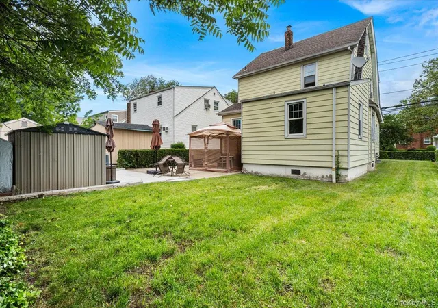 Photo 3 of Sale Pending at 205 Roslyn Rd, Mineola, NY 11501 | MLS# 1008295 | Listing updated on 2026-07-24