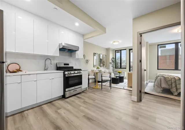 4th image of 163-07 72Nd Ave, New York, NY 11365