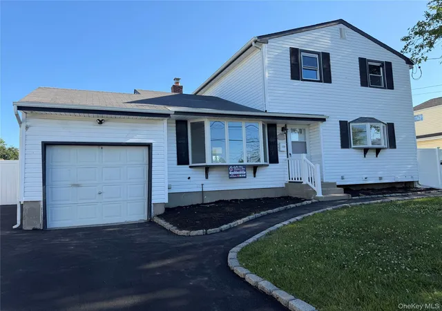 2nd image of 3 Perry St, Brentwood, NY 11717 | MLS# 1008364