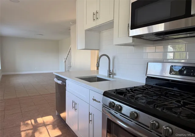 5th image of 3 Perry St, Brentwood, NY 11717 | MLS# 1008364