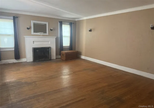 3rd image of 5 York Pl, Hempstead, NY 11566 | MLS# 1008367