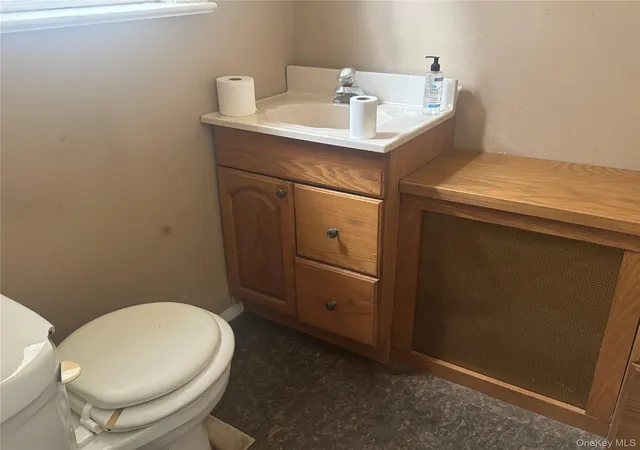 5th image of 5 York Pl, Hempstead, NY 11566 | MLS# 1008367