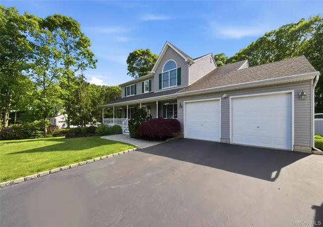 Photo 4 of Sale Pending at 77 N Woods Rd, Riverhead, NY 11933 | MLS# 1008371 | Listing updated on 2026-09-20