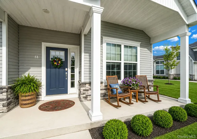 3rd image of 51 Farm Acre Cir, Mount Sinai, NY 11766 | MLS# 1008377