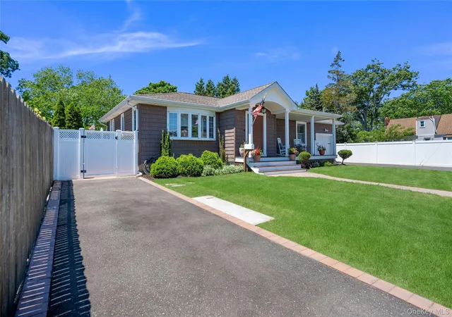 2nd image of 190 Sexton Rd, West Babylon, NY 11704 | MLS# 1008386