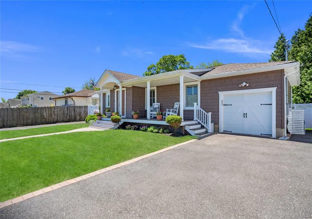 3rd image of 190 Sexton Rd, West Babylon, NY 11704 | MLS# 1008386