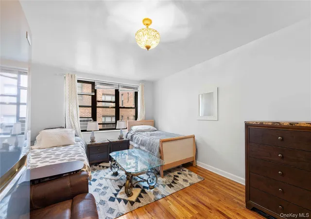 5th image of 15 Canterbury #C11, North Hempstead, NY 11021 | MLS# 1008394