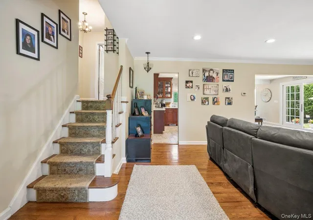 5th image of 3 Carolyn Pl, Eastchester, NY 10708 | MLS# 1008404