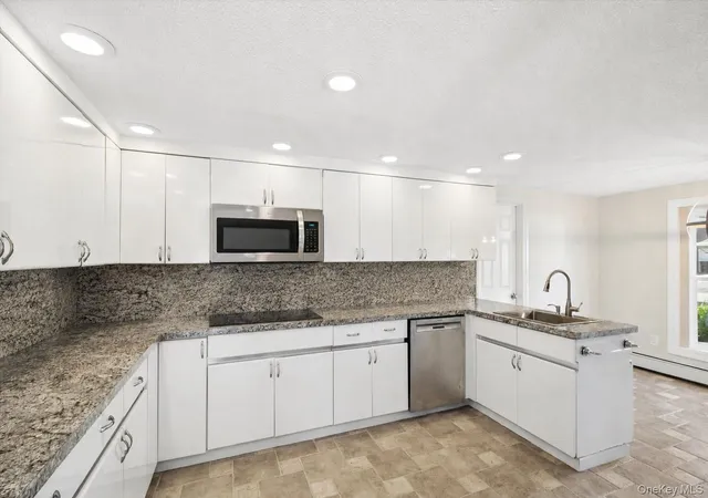 3rd image of 5 Grendon Ln, Farmingville, NY 11738 | MLS# 1008410