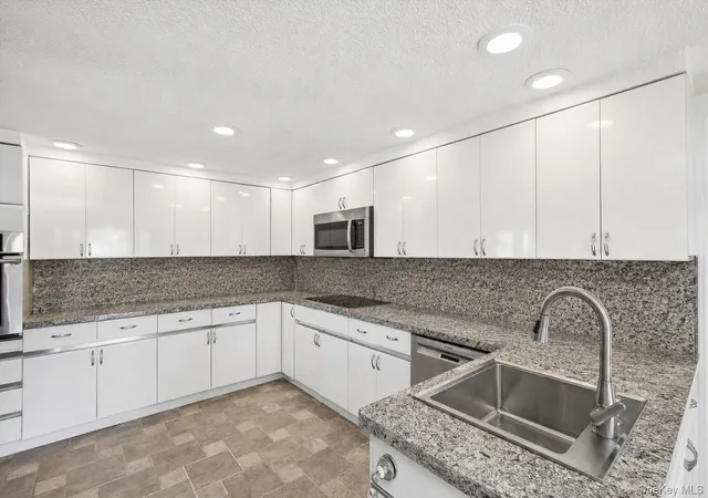 4th image of 5 Grendon Ln, Farmingville, NY 11738 | MLS# 1008410