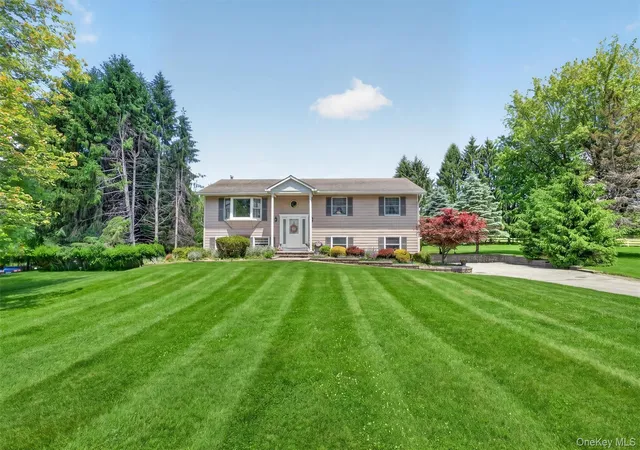 Homes for sale in Warwick, NY | 22 Beverly Dr, Warwick, NY 10990 | MLS# 1008422