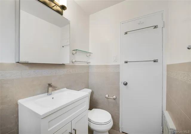 2nd image of 73-23 220Th St, Oakland Gardens, NY 11364