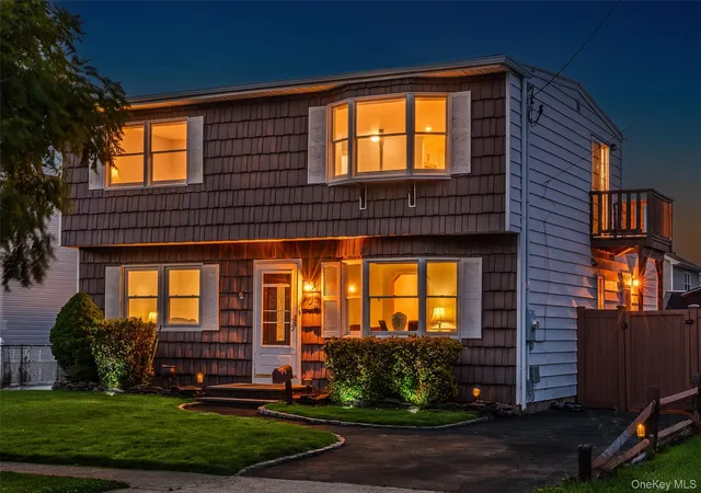 Photo 1 of Sale Pending at 103 Parkview St, Oyster Bay, NY 11803 | MLS# 1008431 | Listing updated on 2026-07-29
