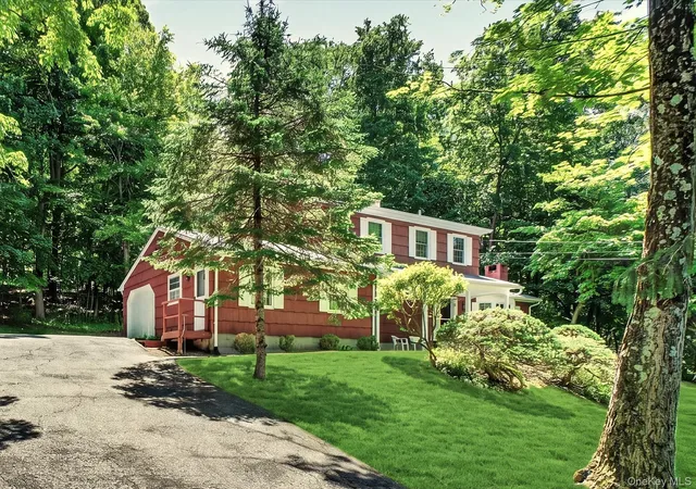 Homes for sale in Yorktown, NY | 1096 Sunset St, Yorktown, NY 10598 | MLS# 1008447