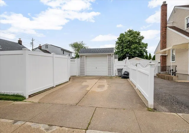 21st image of 58 Myers Ave, Oyster Bay, NY 11801 | MLS# 1008449