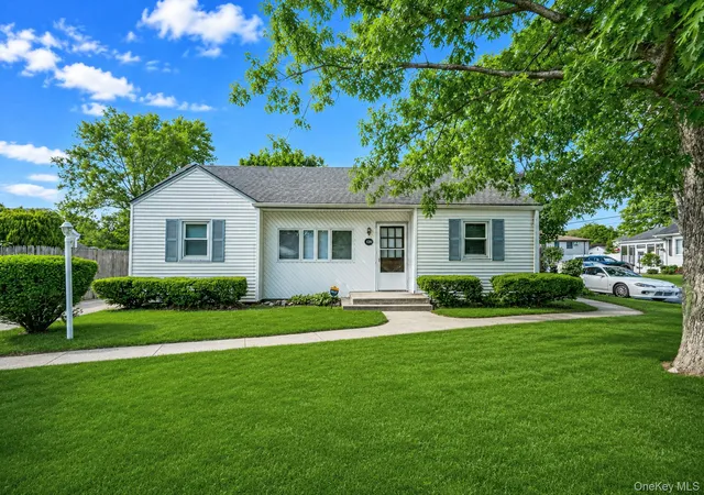 2nd image of 129 Shaber Rd, Patchogue, NY 11772 | MLS# 1008458