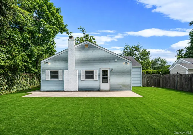 Photo 4 of Sale Pending at 129 Shaber Rd, Patchogue, NY 11772 | MLS# 1008458 | Listing updated on 2026-06-24