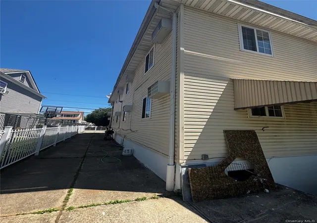 4th image of 218-42 140Th Ave, Springfield Gardens, NY 11413 | MLS# 1008465