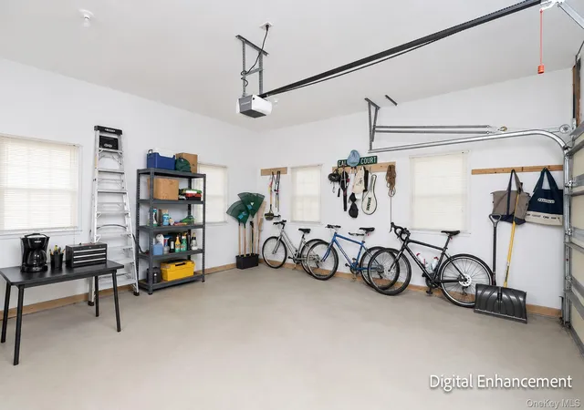 Homes for sale in Southampton, NY | 33 Windwood Ct, Southampton, NY 11977 | MLS# 1008472